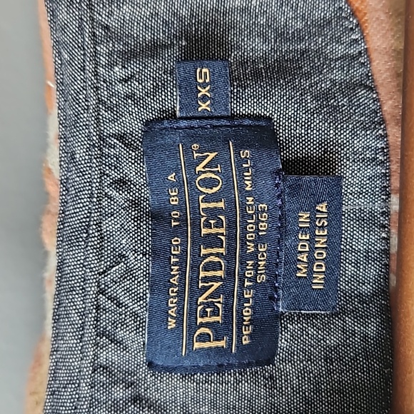 Pendleton Button Up Hooded Cropped Top - Picture 4 of 14